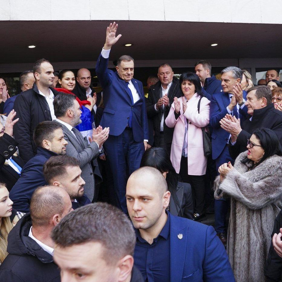 Supporters of separatist Bosnian Serb president Dodik rally as he awaits verdict fueling tensions